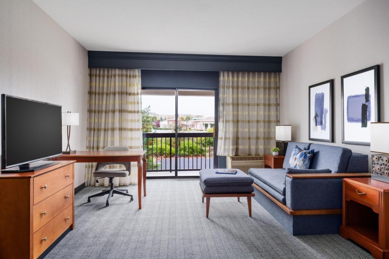 Courtyard By Marriott Sacramento Folsom Hotel Exterior photo